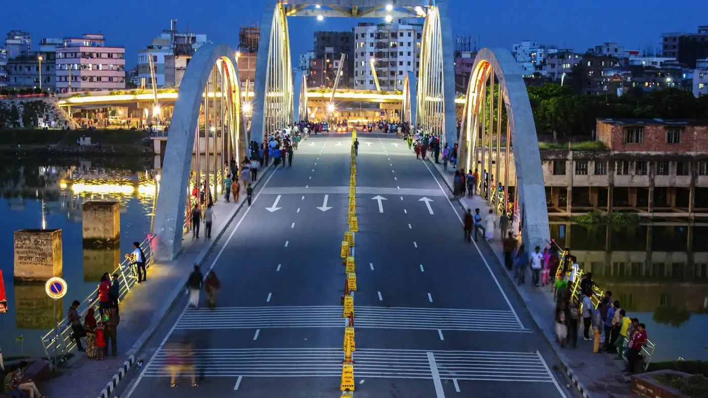 Tracway City Lights: Dhaka Edition page background